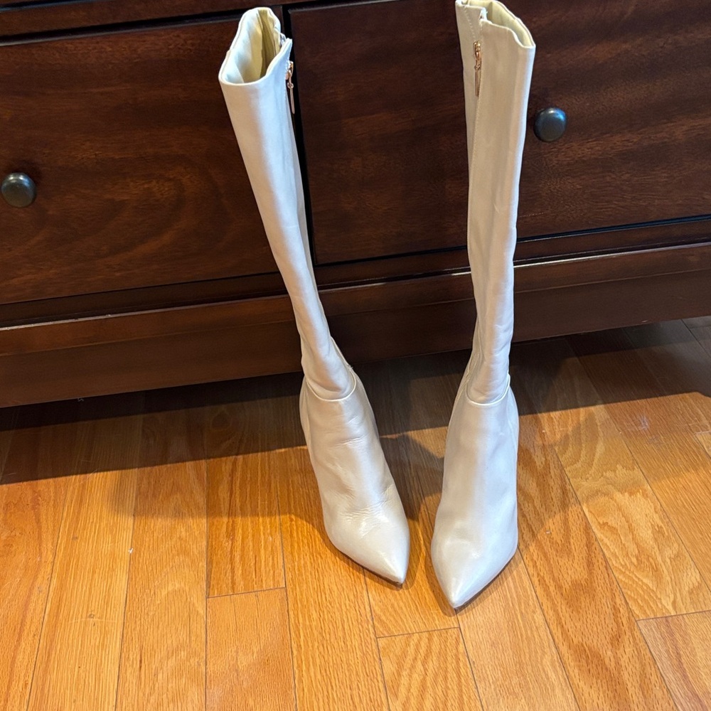 Elegant Cream Knee-High Women's Boots